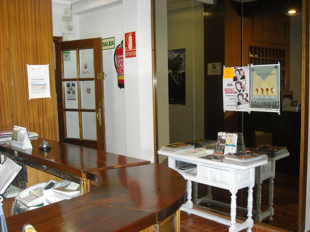 Hostal Residencia Avenida Куэнка Экстерьер фото