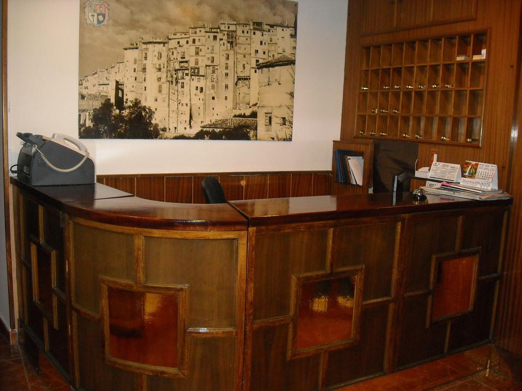 Hostal Residencia Avenida Куэнка Экстерьер фото