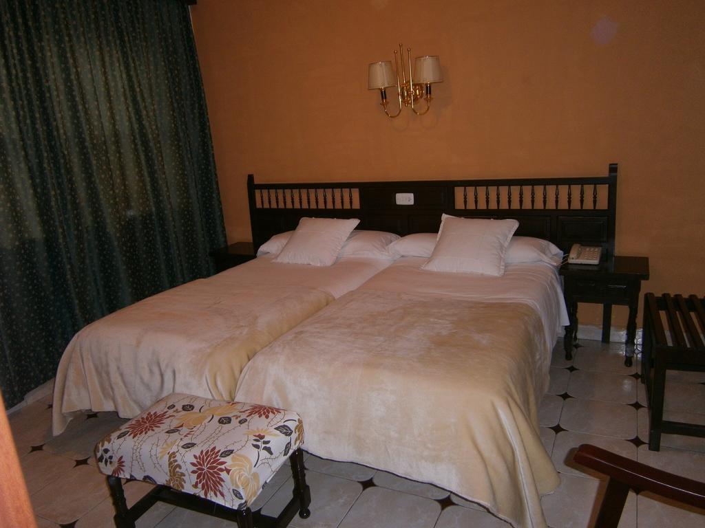 Hostal Residencia Avenida Куэнка Экстерьер фото