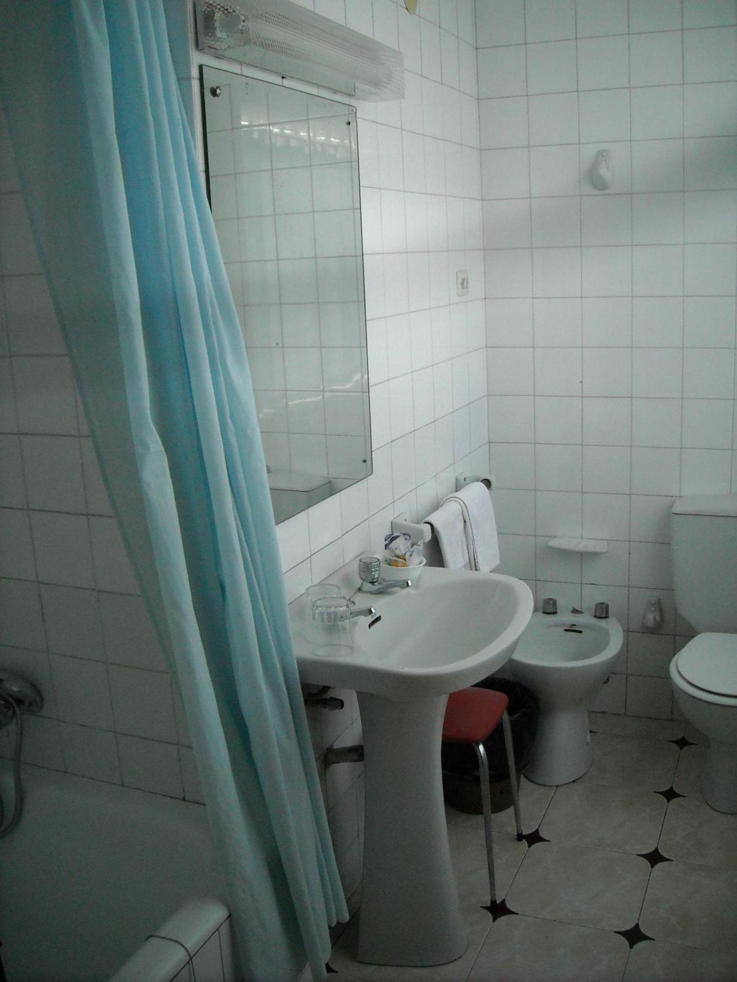 Hostal Residencia Avenida Куэнка Экстерьер фото