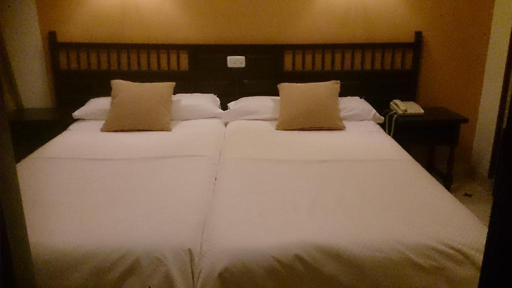 Hostal Residencia Avenida Куэнка Экстерьер фото